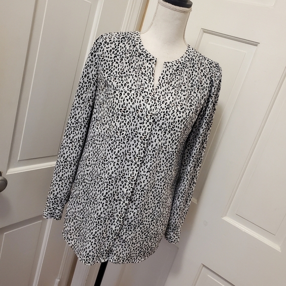Apt. 9 Leopard Print Hidden Button Front Close Size XS, classic business - Picture 1 of 11